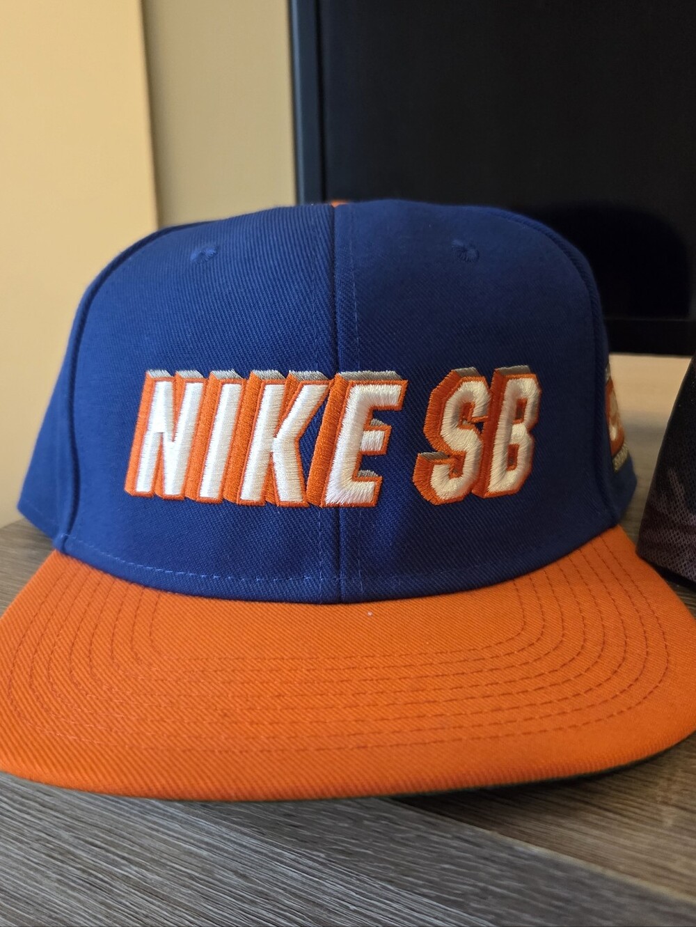Nwot Nike Sb Hat Snapback  Blue/orange Knicks Colors